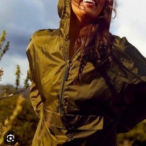 Offline by Aerie Silver Grey Women's Hooded Windbreaker Jacket